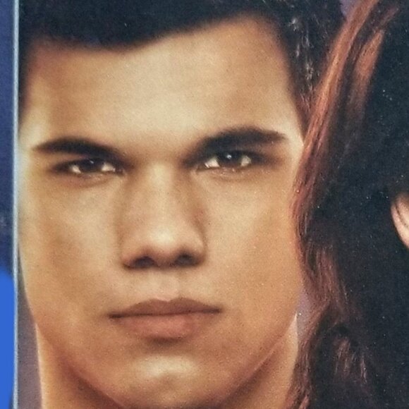 "Breaking Dawn: The Twilight Saga - Part 1" Blu-ray, Special Edition Video - Picture 5 of 11